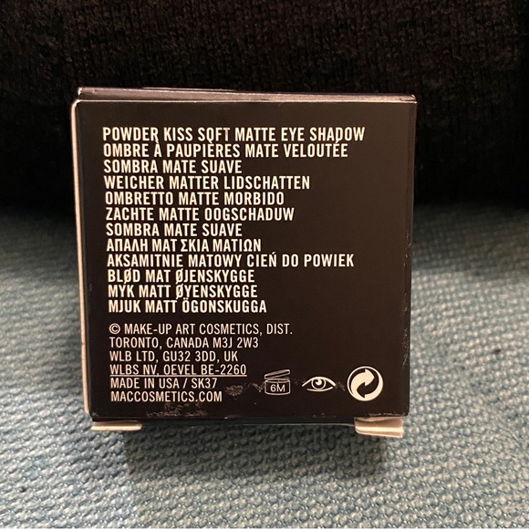 MAC Devoted to Chili Soft Kiss Eyeshadow ⭐️✨ - Picture 2 of 3